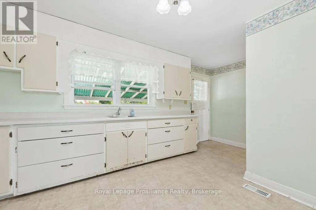 47 BAY DRIVE