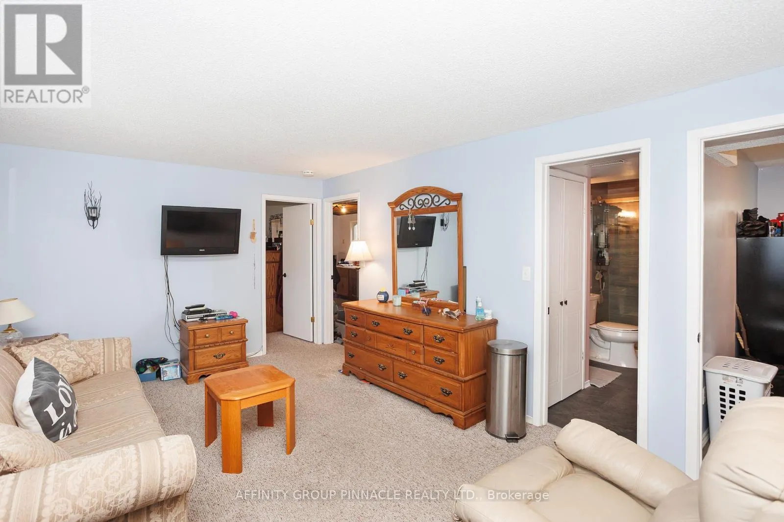 7 HAWK STREET