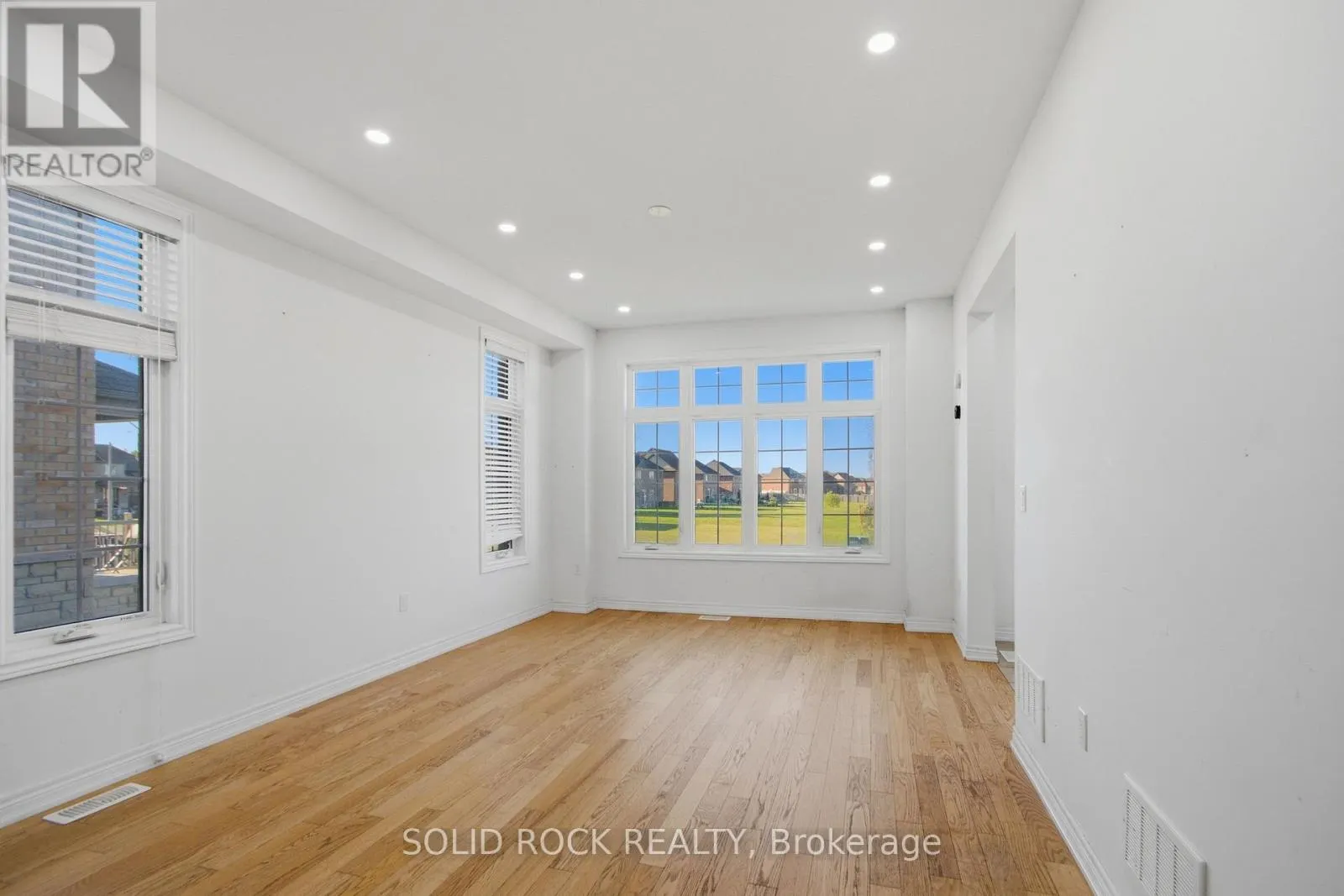 37 SUMMER BREEZE DRIVE