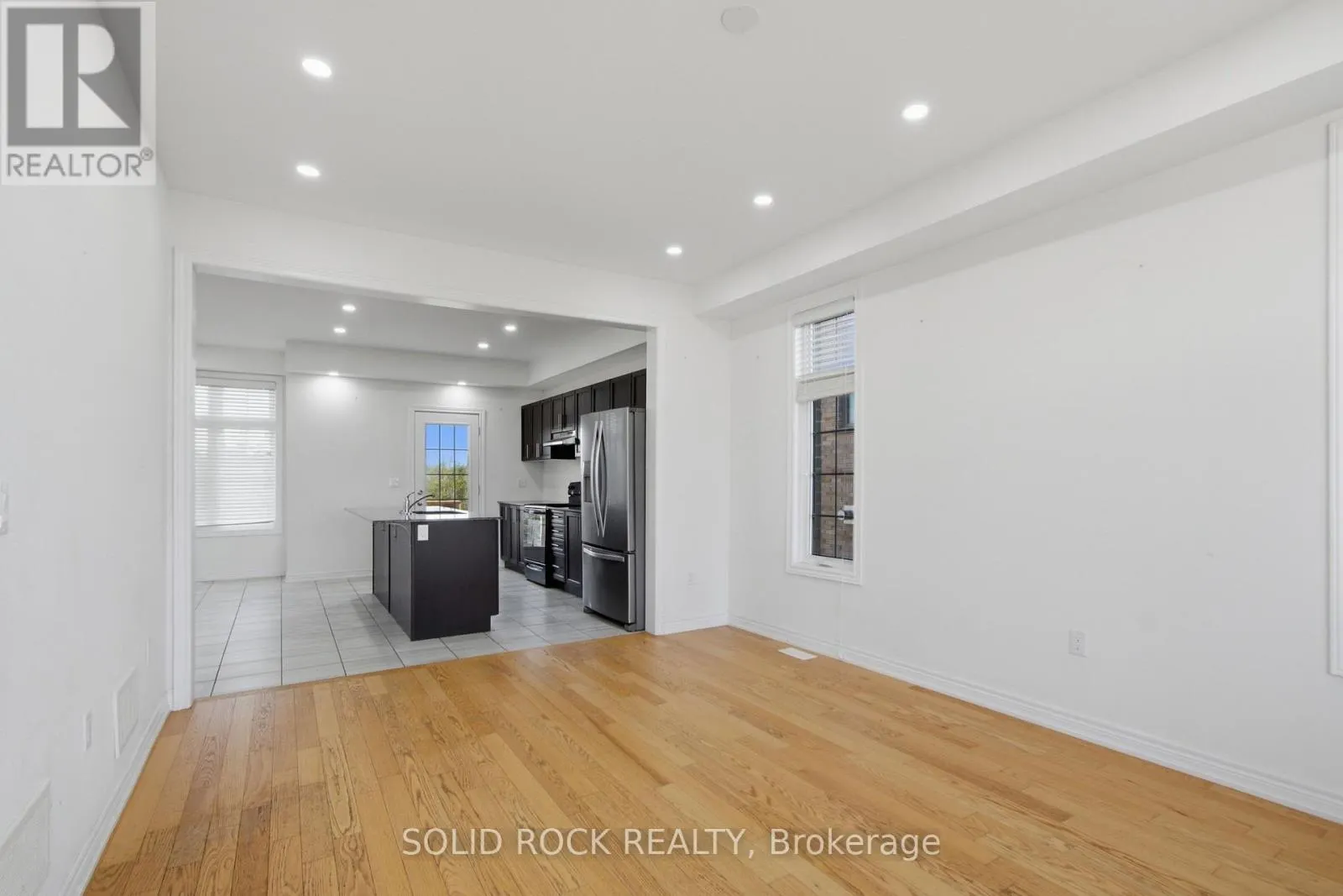 37 SUMMER BREEZE DRIVE