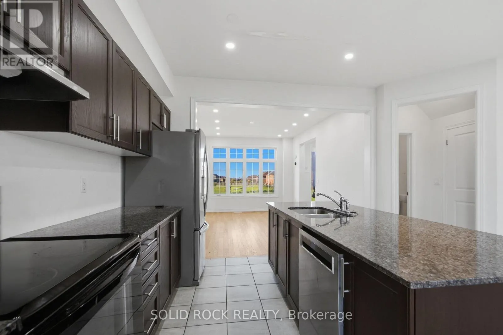 37 SUMMER BREEZE DRIVE