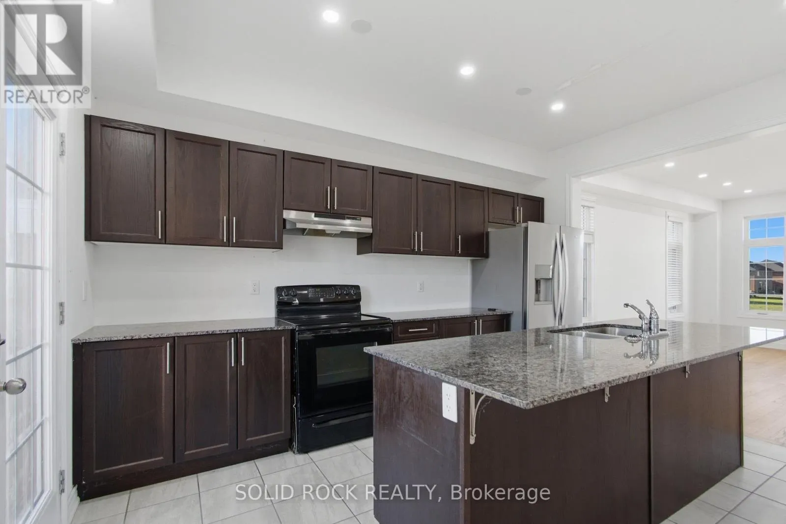 37 SUMMER BREEZE DRIVE