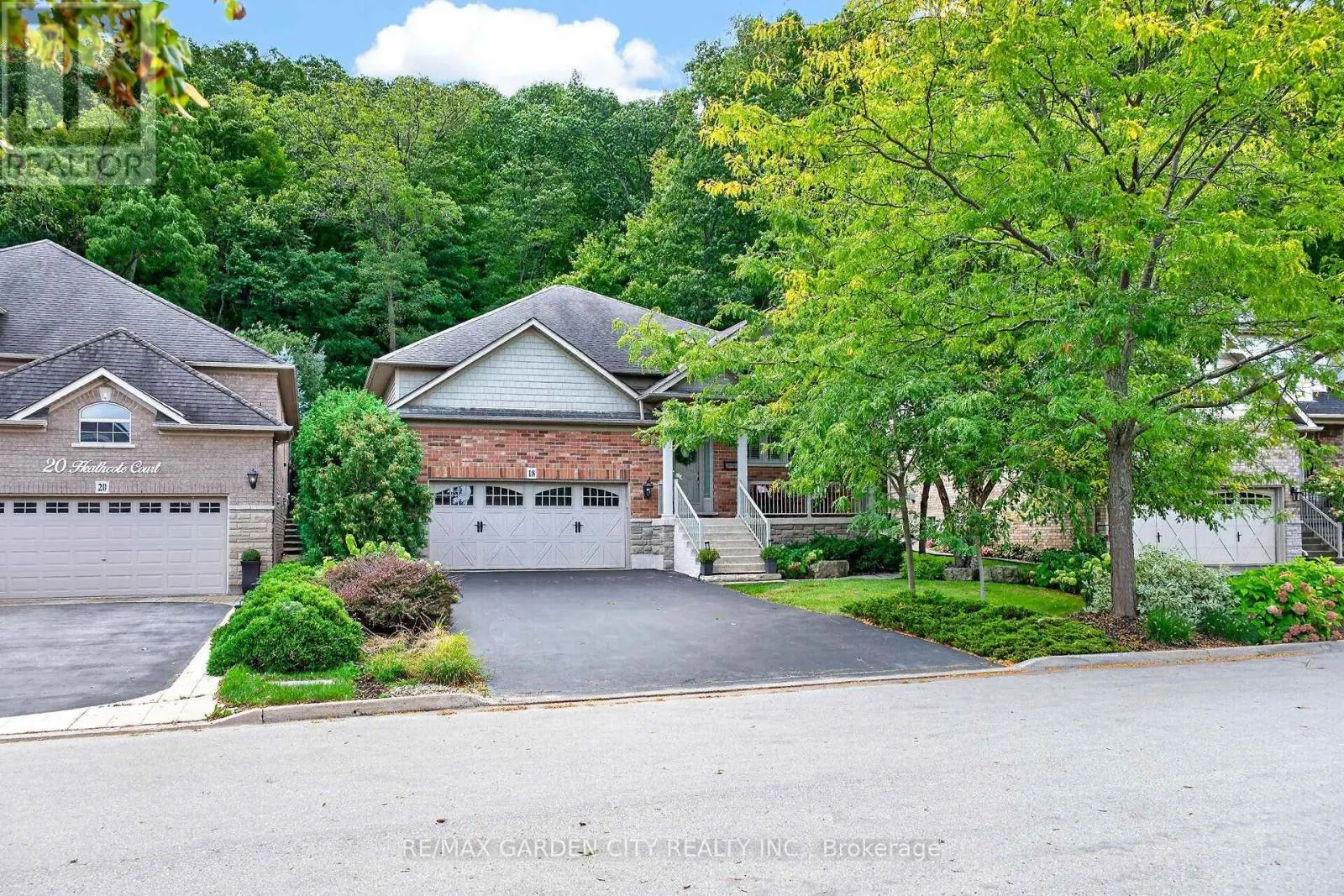 18 HEATHCOTE COURT