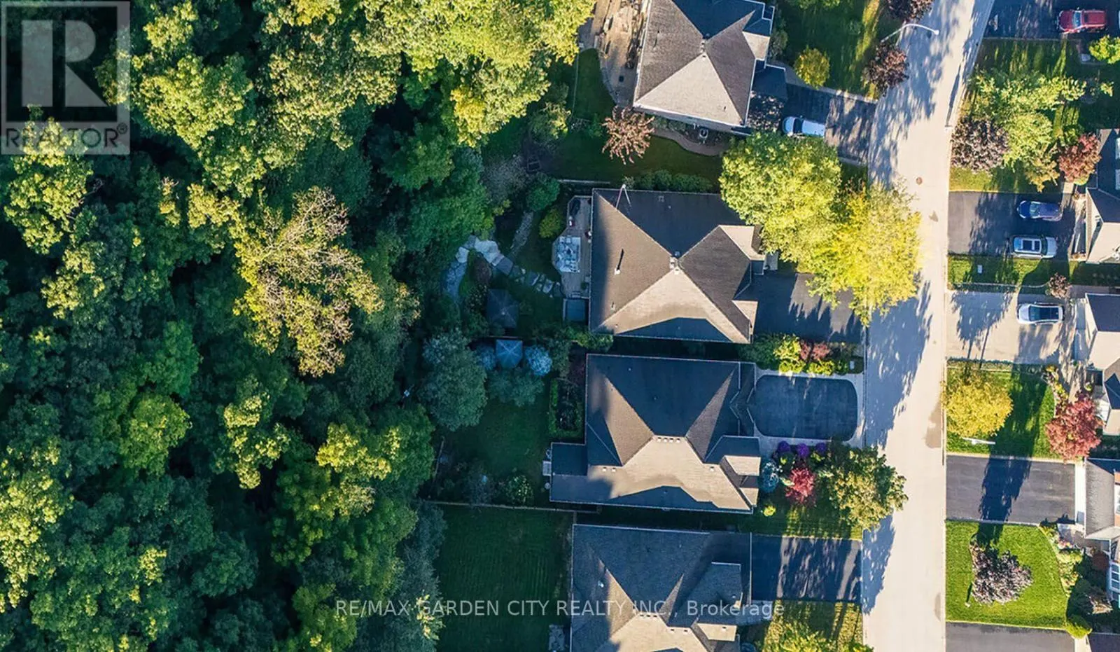 18 HEATHCOTE COURT