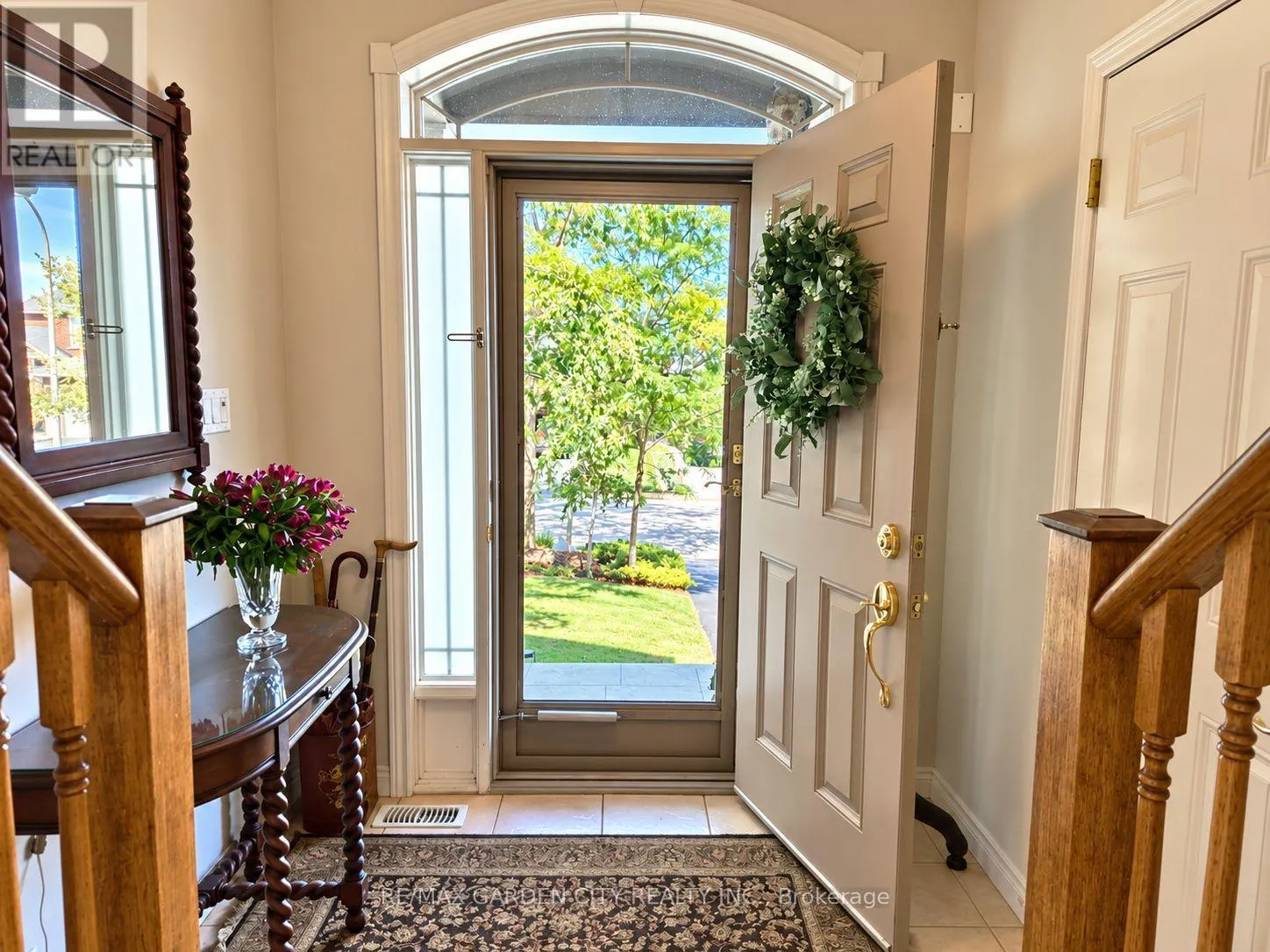 18 HEATHCOTE COURT