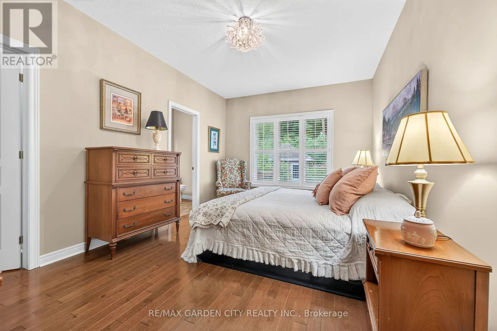 18 HEATHCOTE COURT