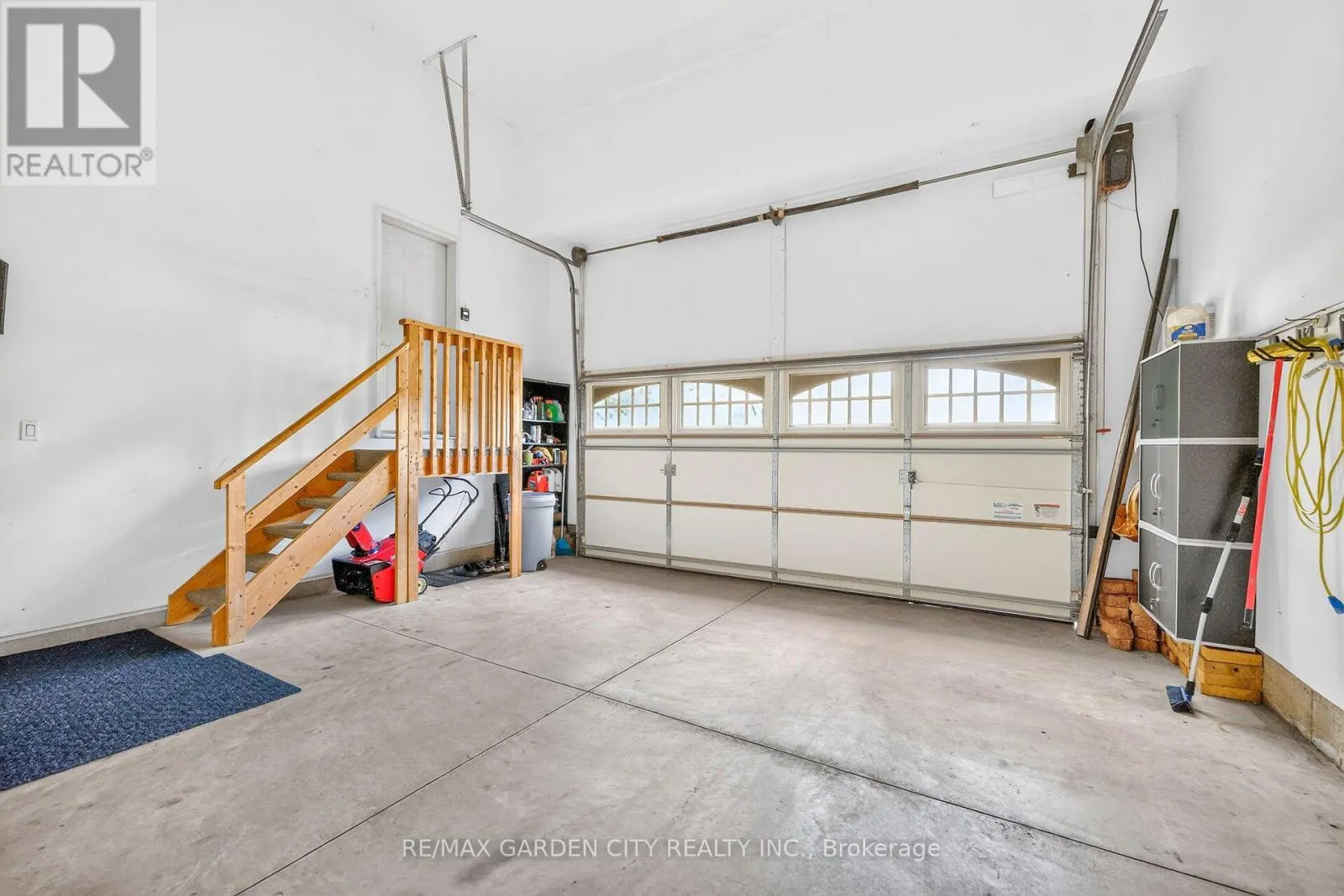 18 HEATHCOTE COURT