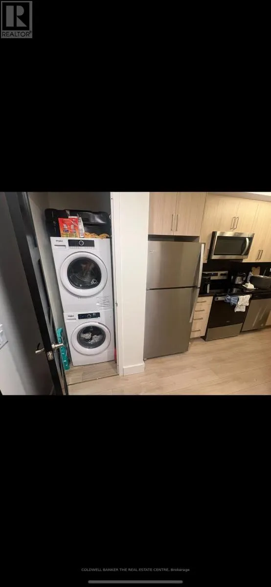 522 - 145 COLUMBIA STREET W