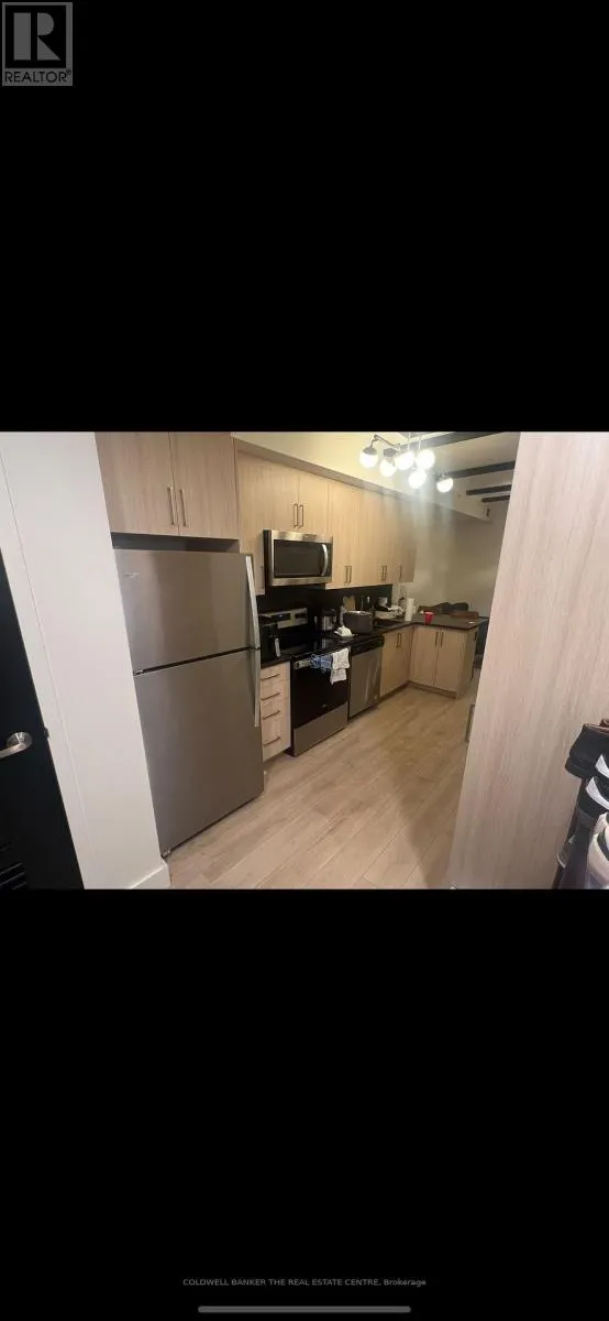 522 - 145 COLUMBIA STREET W