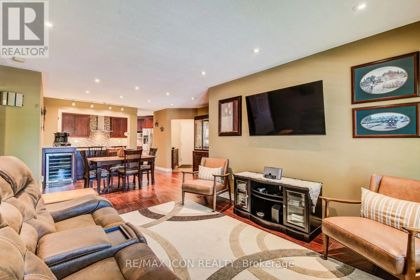 32 - 45 BLUE SPRINGS DRIVE