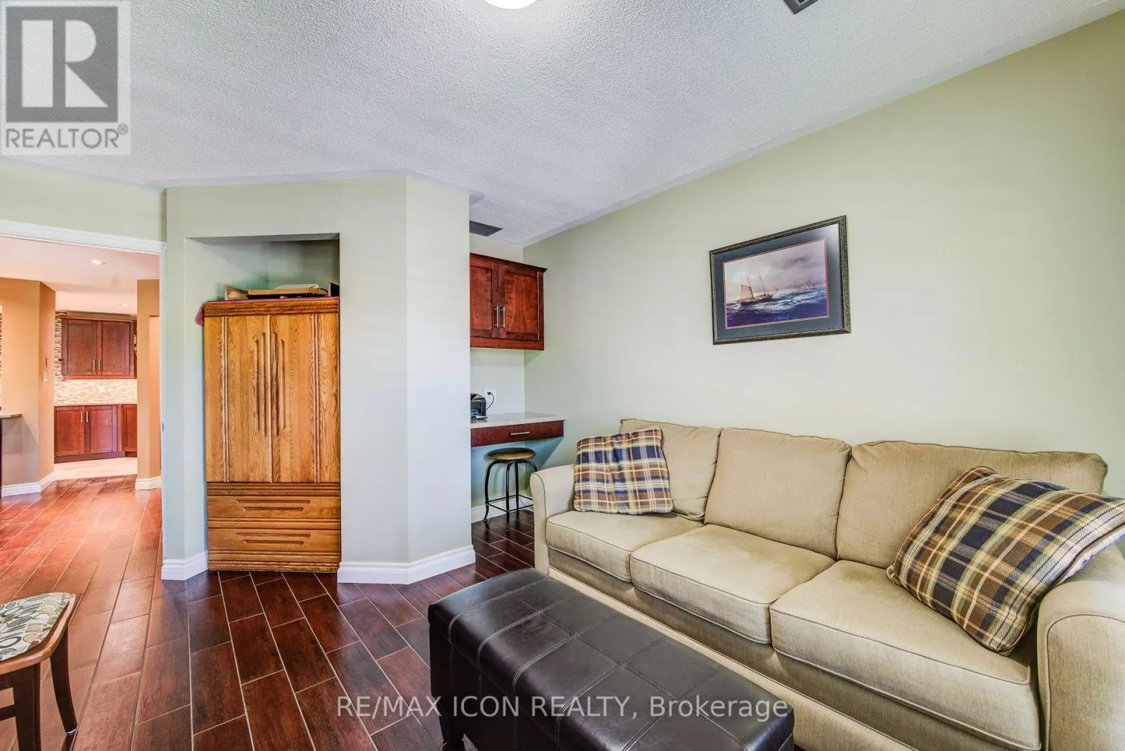 32 - 45 BLUE SPRINGS DRIVE
