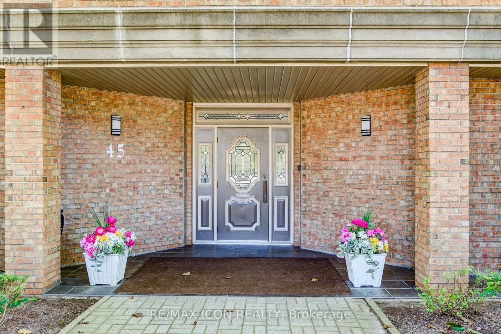 32 - 45 BLUE SPRINGS DRIVE