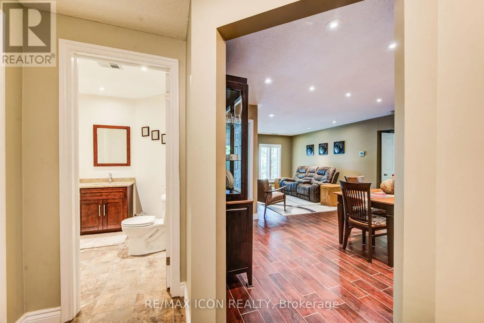 32 - 45 BLUE SPRINGS DRIVE