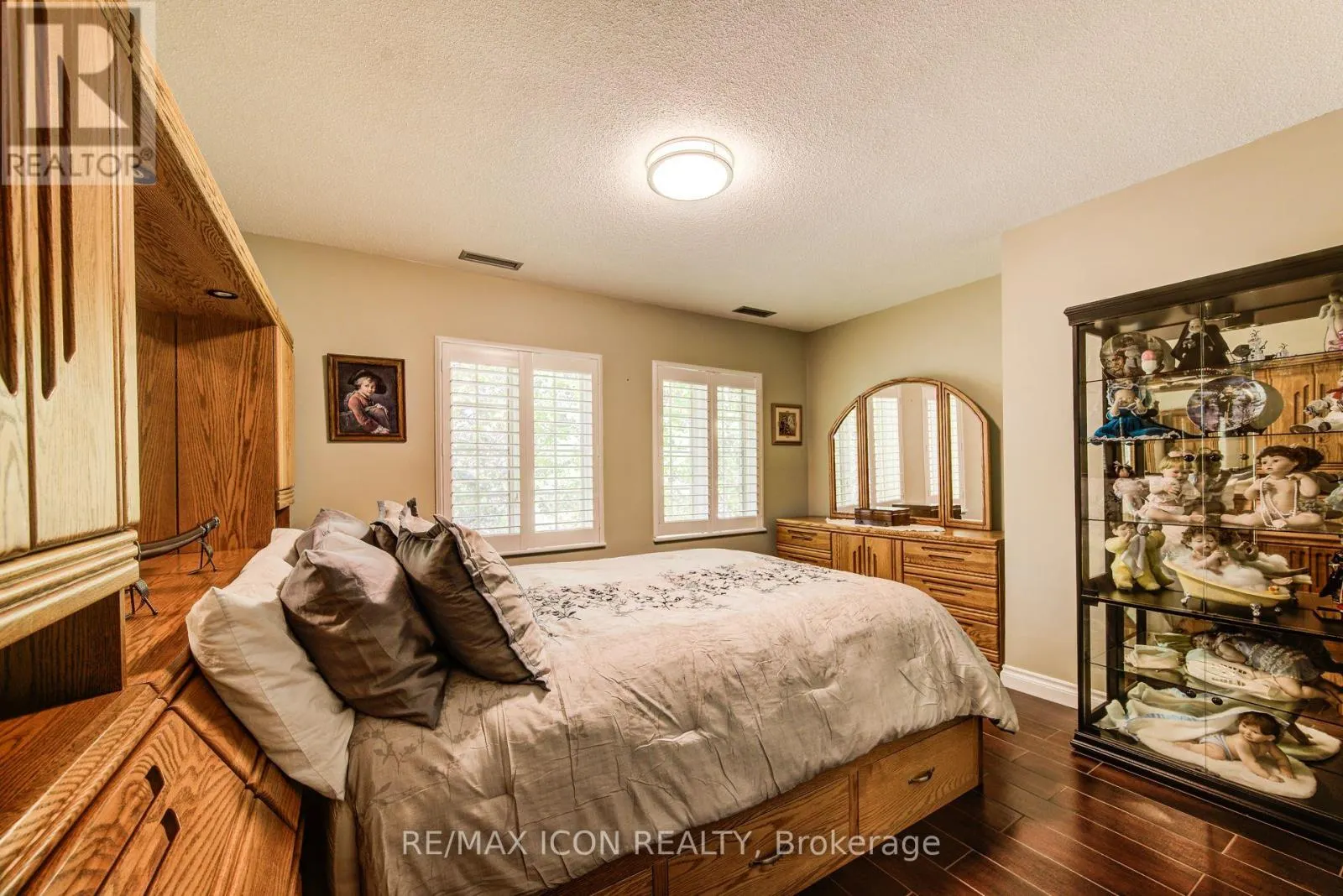32 - 45 BLUE SPRINGS DRIVE
