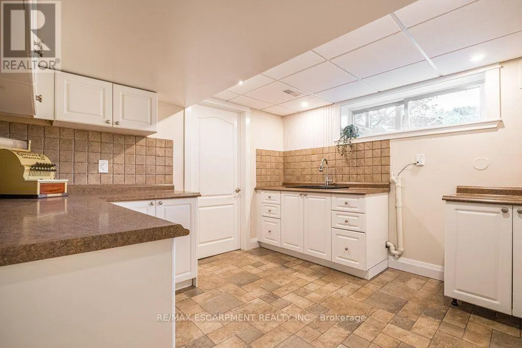 381 WOODWORTH COURT