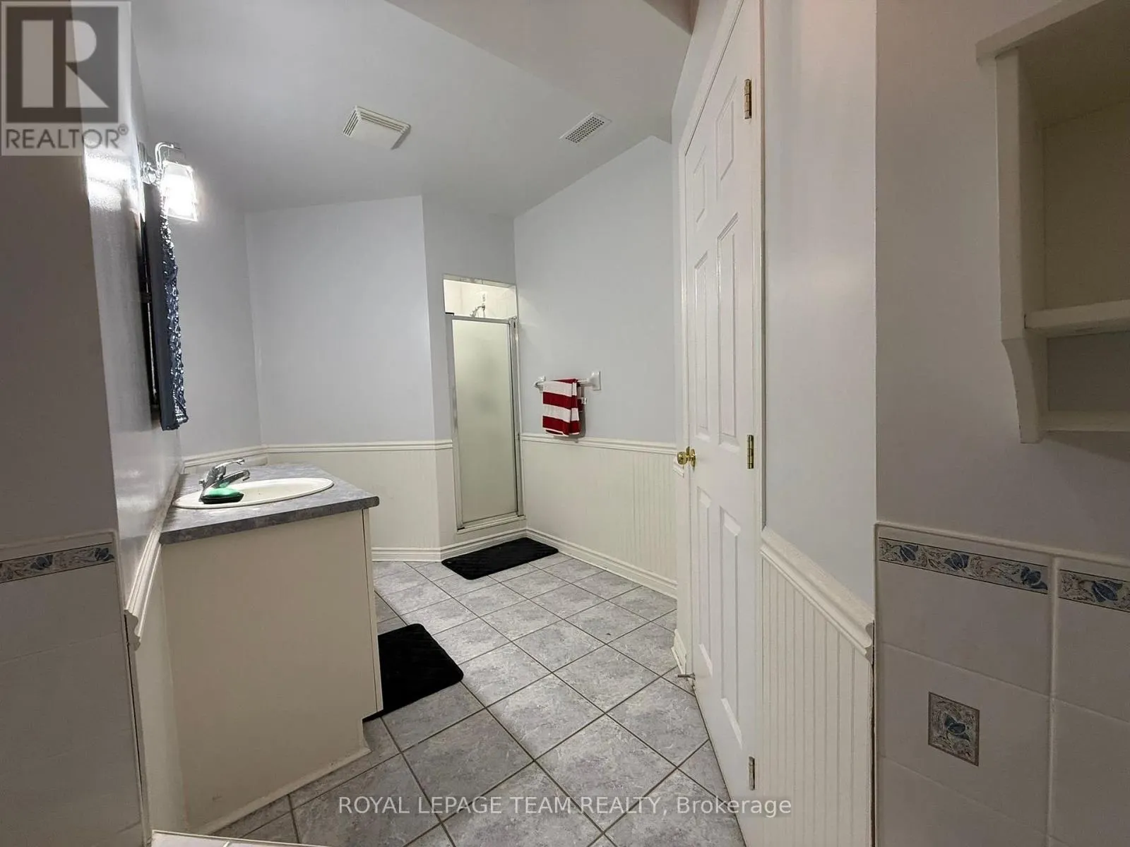3 SAMUEL MANN AVENUE