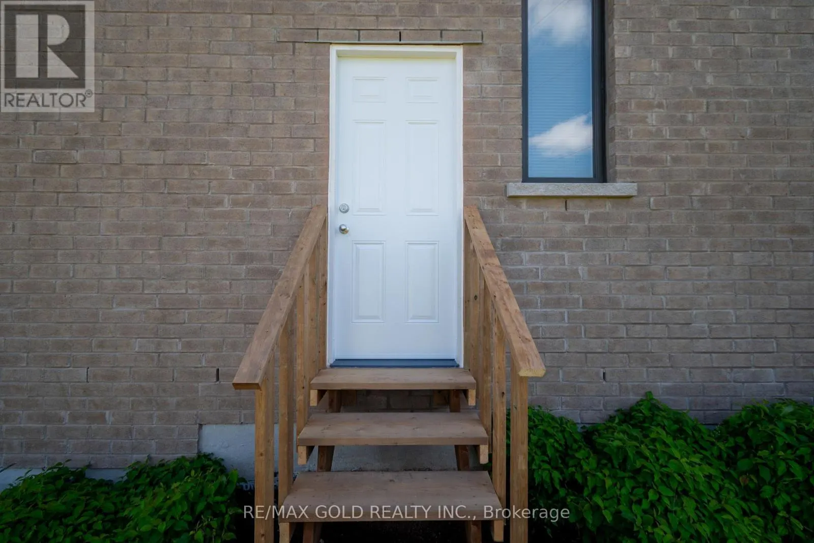 1 - 166 DEERPATH DRIVE