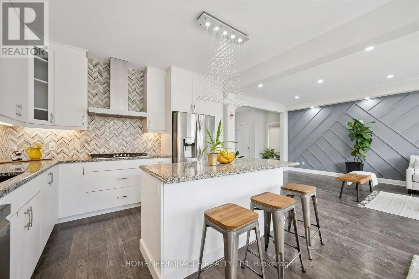 736 WOOD LILY STREET