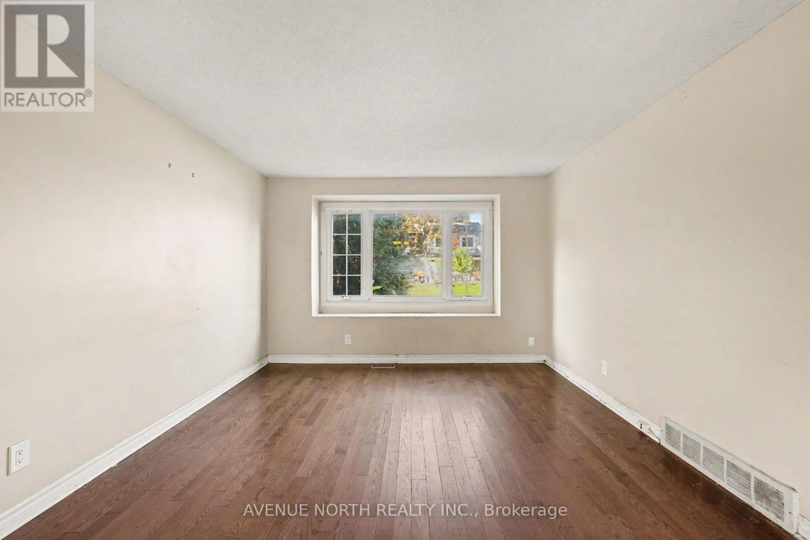 68 DOWNSVIEW CRESCENT