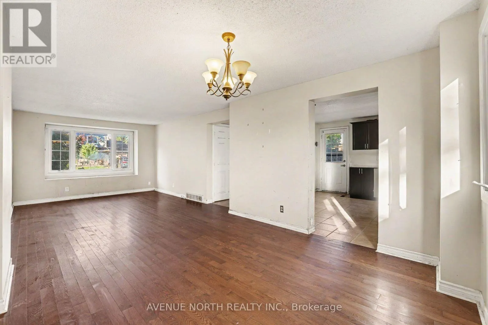 68 DOWNSVIEW CRESCENT