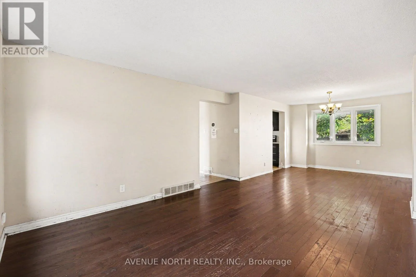 68 DOWNSVIEW CRESCENT