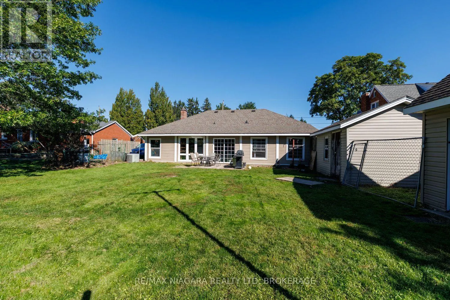 6424 CORWIN CRESCENT