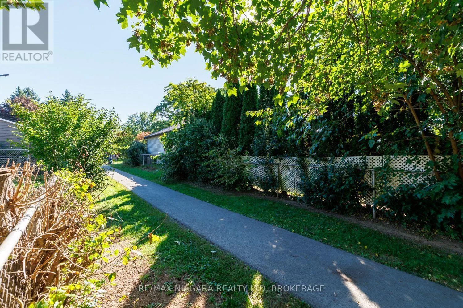 6424 CORWIN CRESCENT