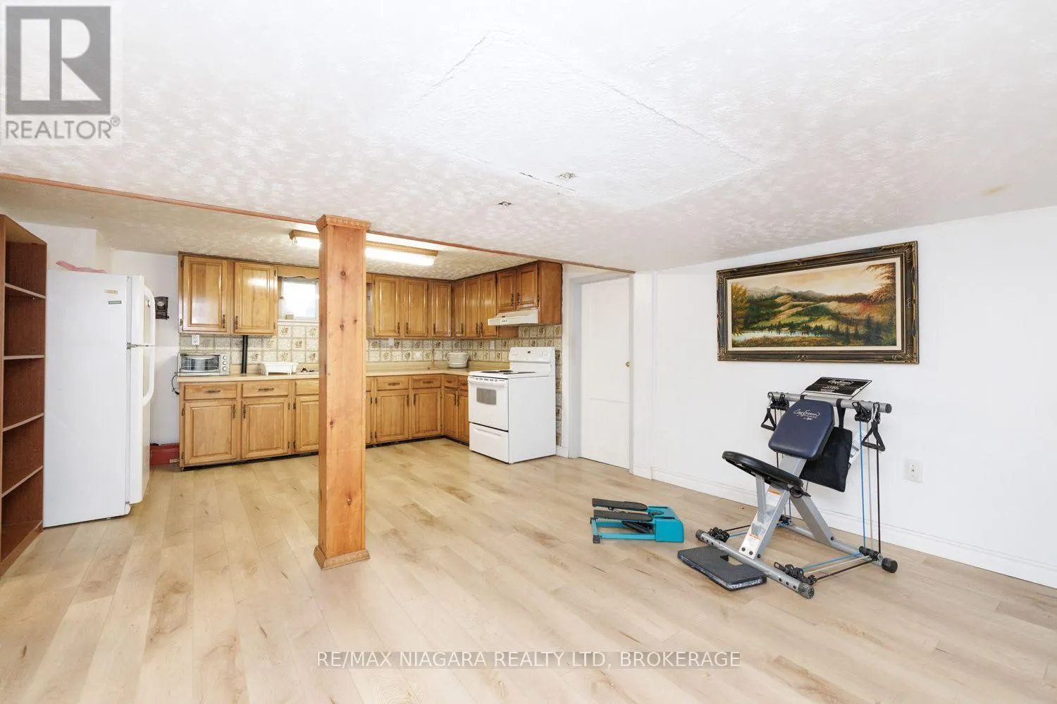 6424 CORWIN CRESCENT