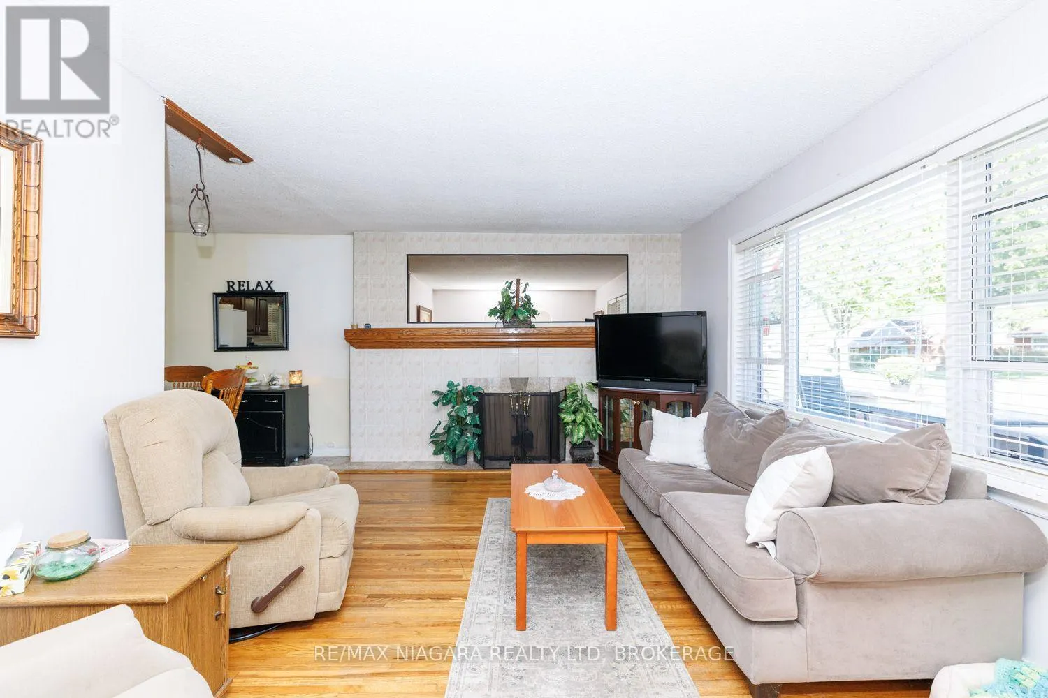 6424 CORWIN CRESCENT