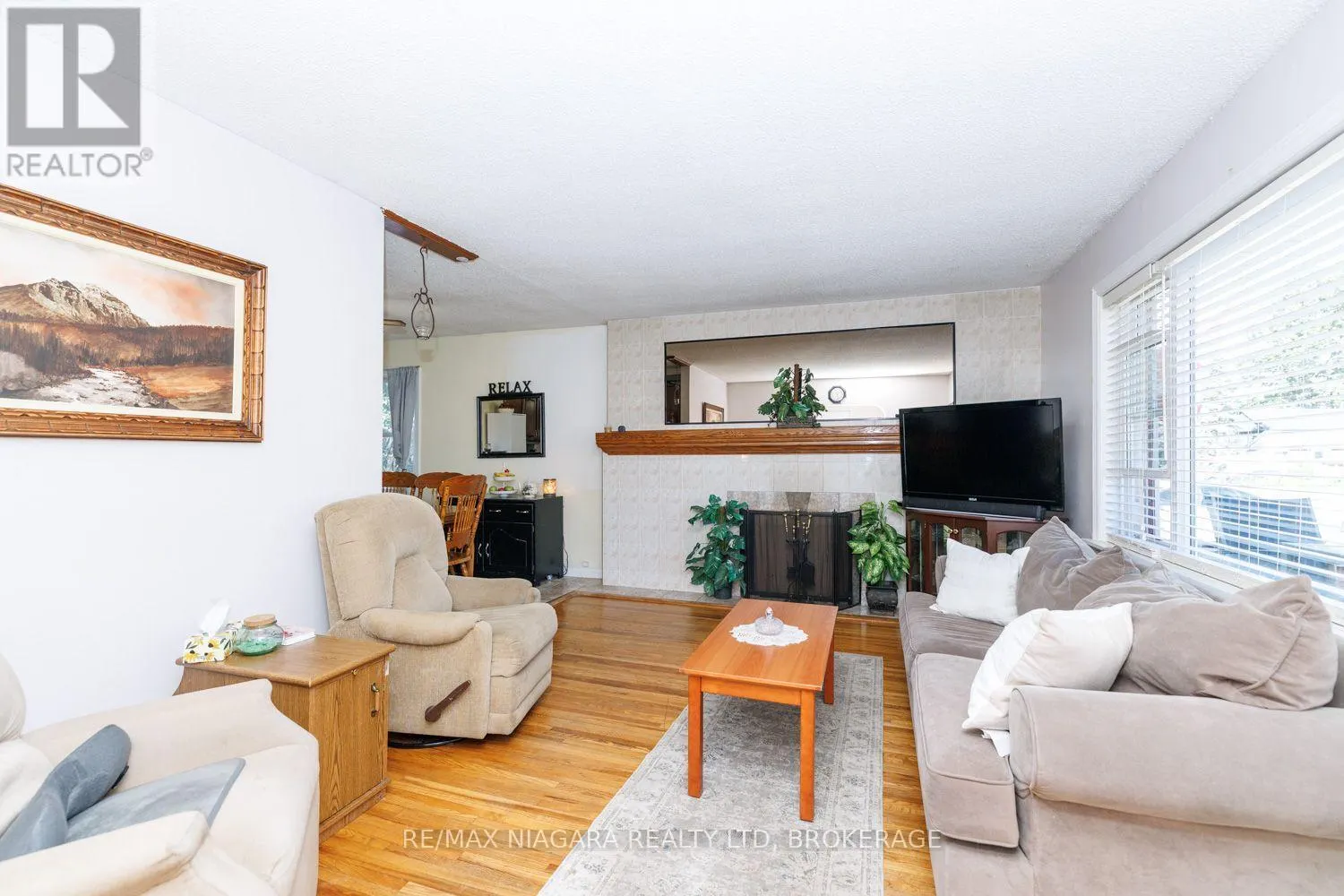 6424 CORWIN CRESCENT
