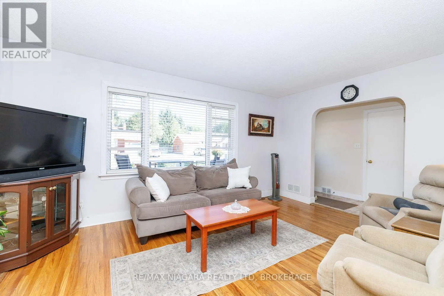 6424 CORWIN CRESCENT