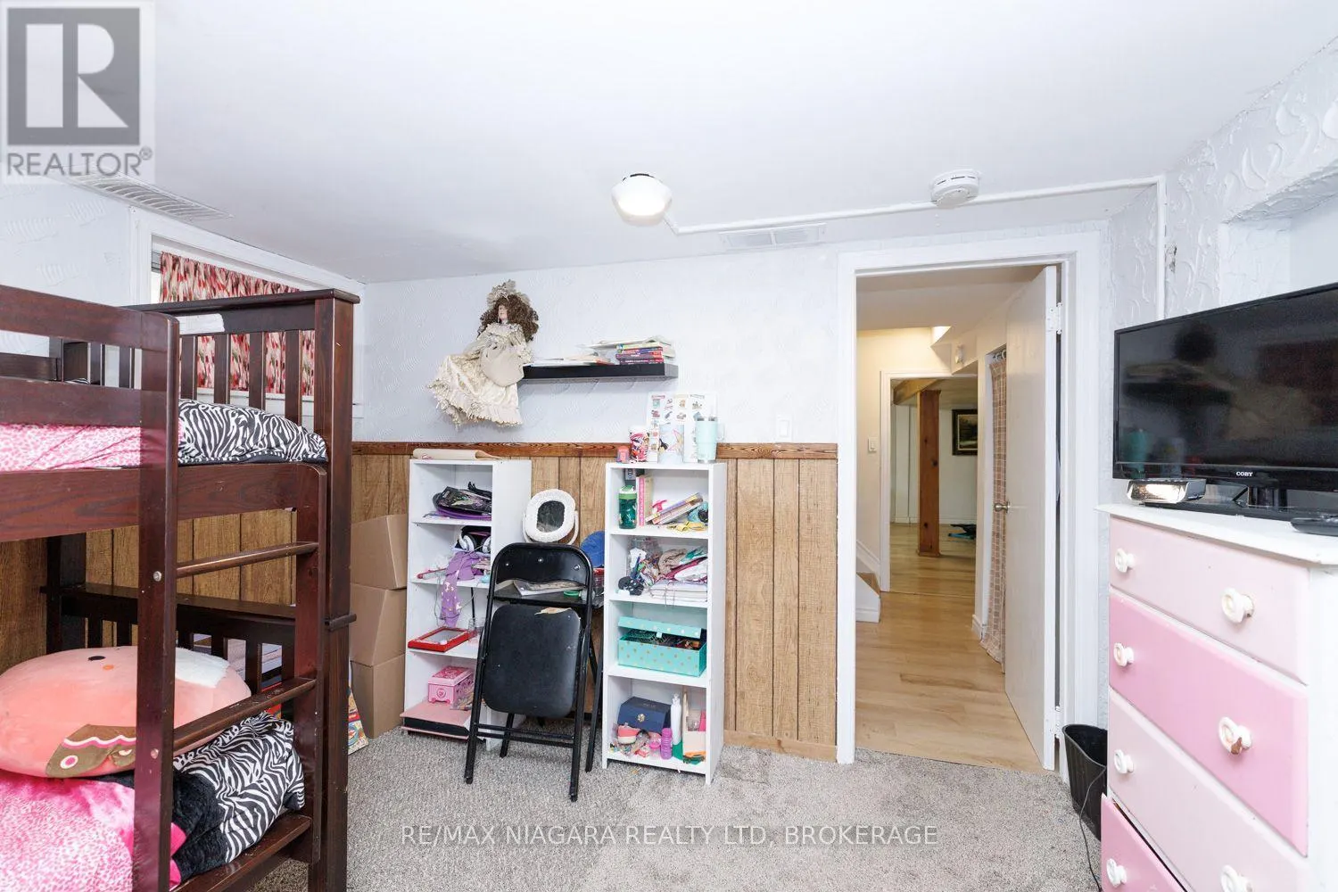 6424 CORWIN CRESCENT