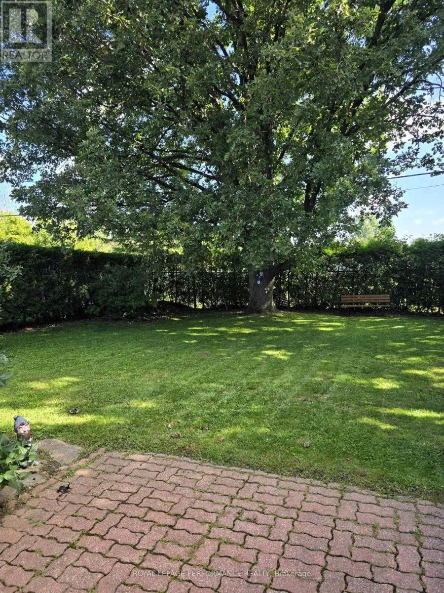 418 BELLEVUE CRESCENT