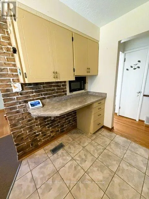 418 BELLEVUE CRESCENT