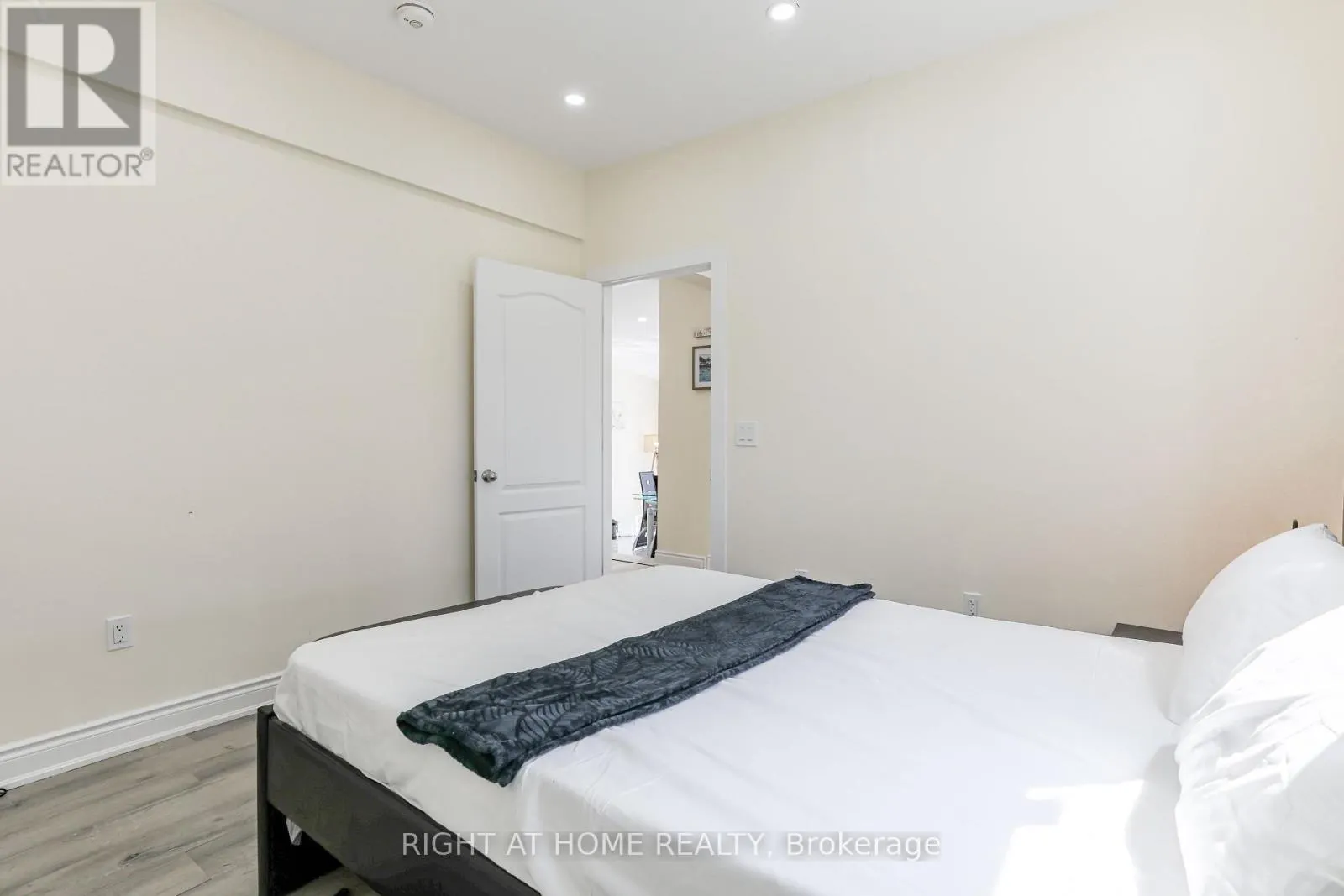 21 SHIRLEY ANNE DRIVE S