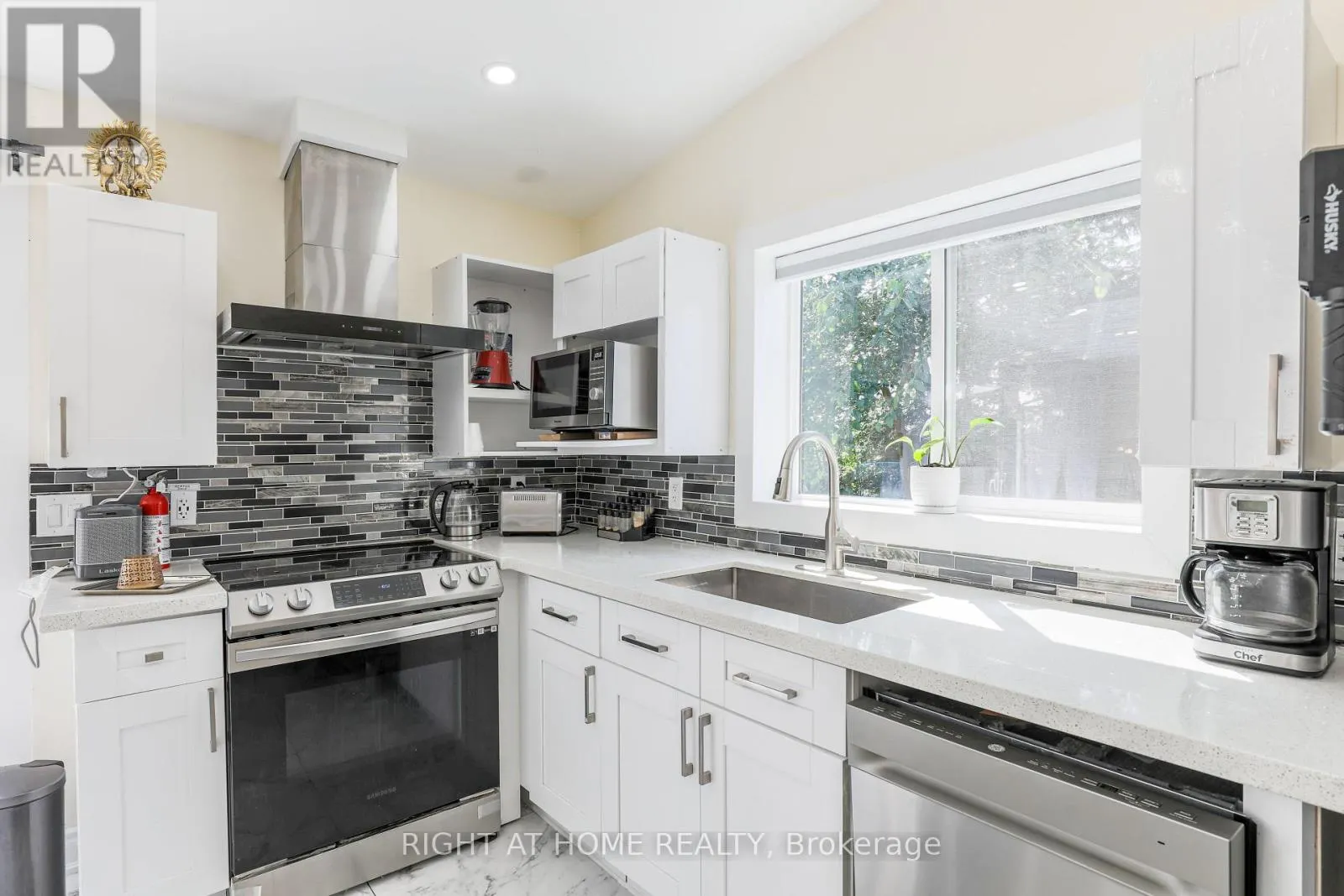 21 SHIRLEY ANNE DRIVE S