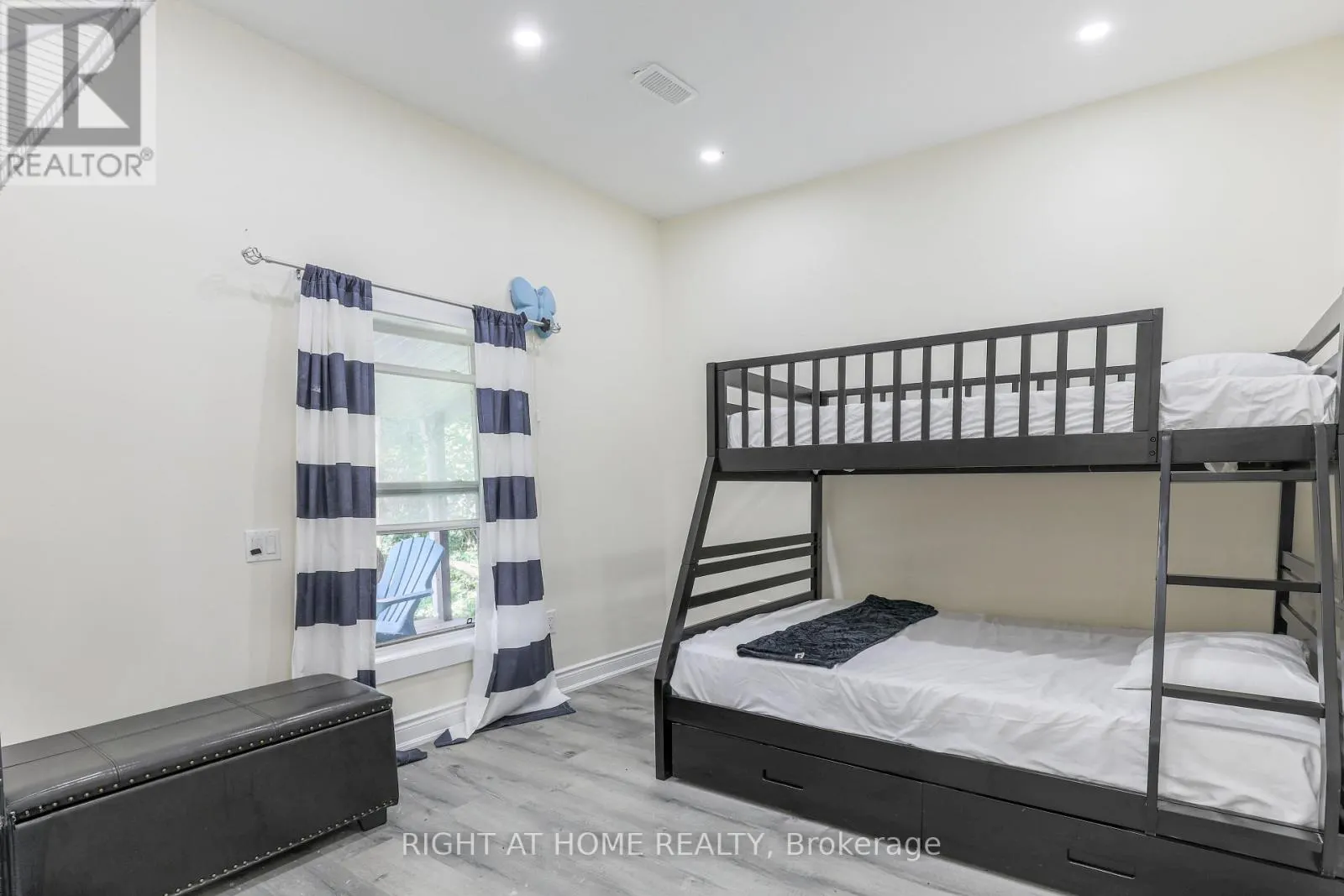 21 SHIRLEY ANNE DRIVE S