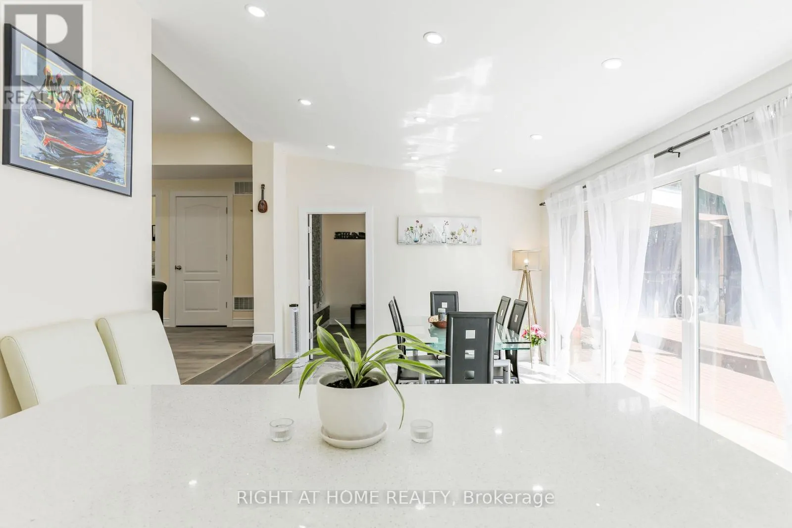 21 SHIRLEY ANNE DRIVE S