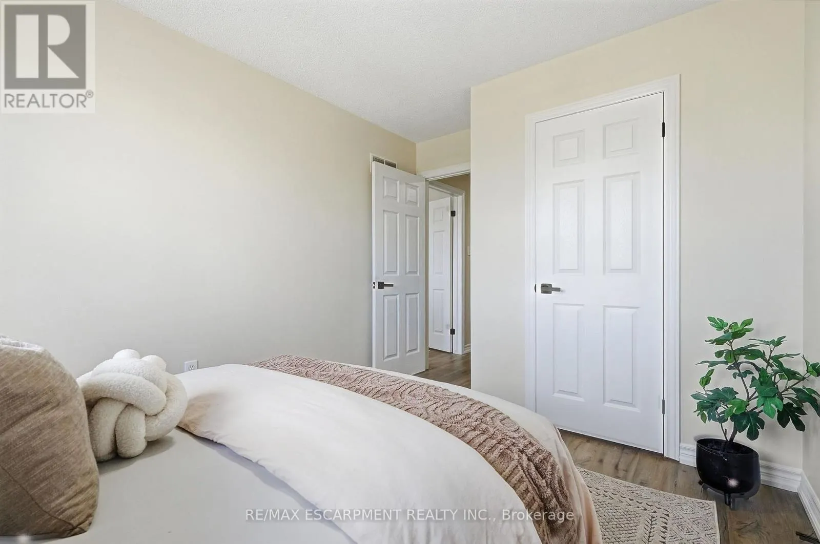 257 SOUTHBROOK DRIVE