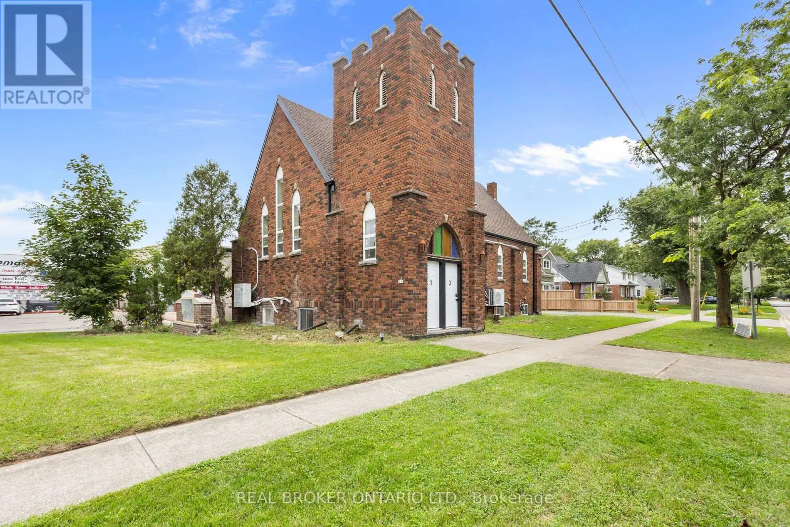 3 - 120 THOROLD ROAD #3
