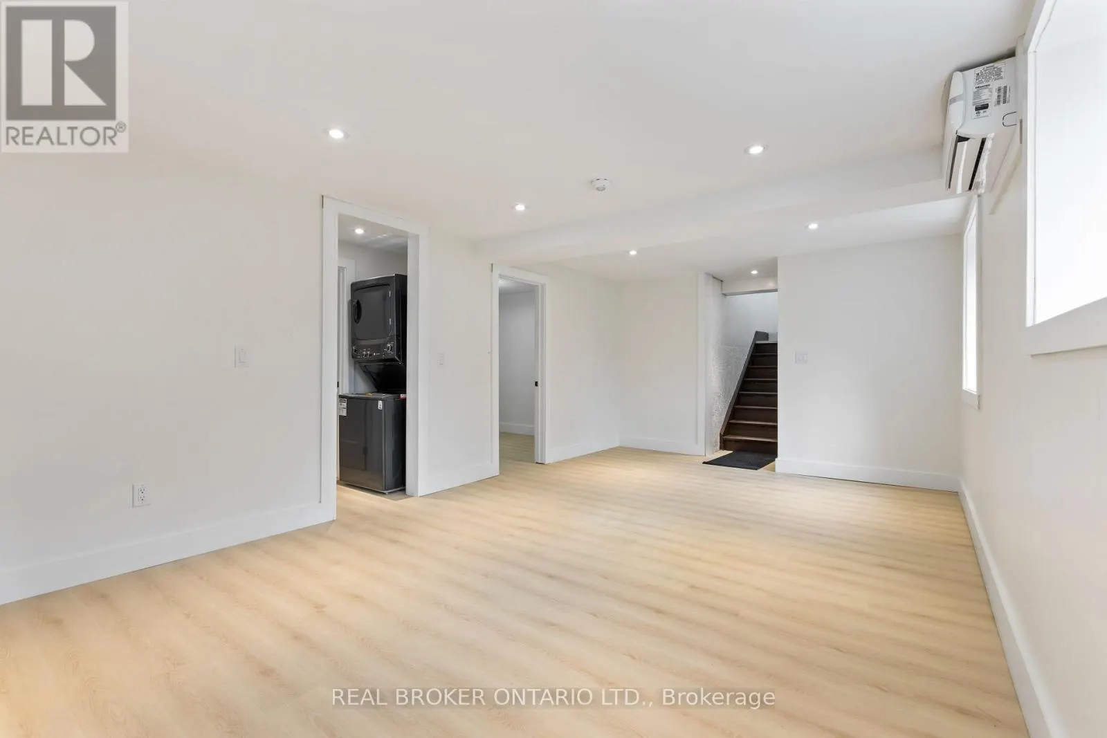 3 - 120 THOROLD ROAD #3