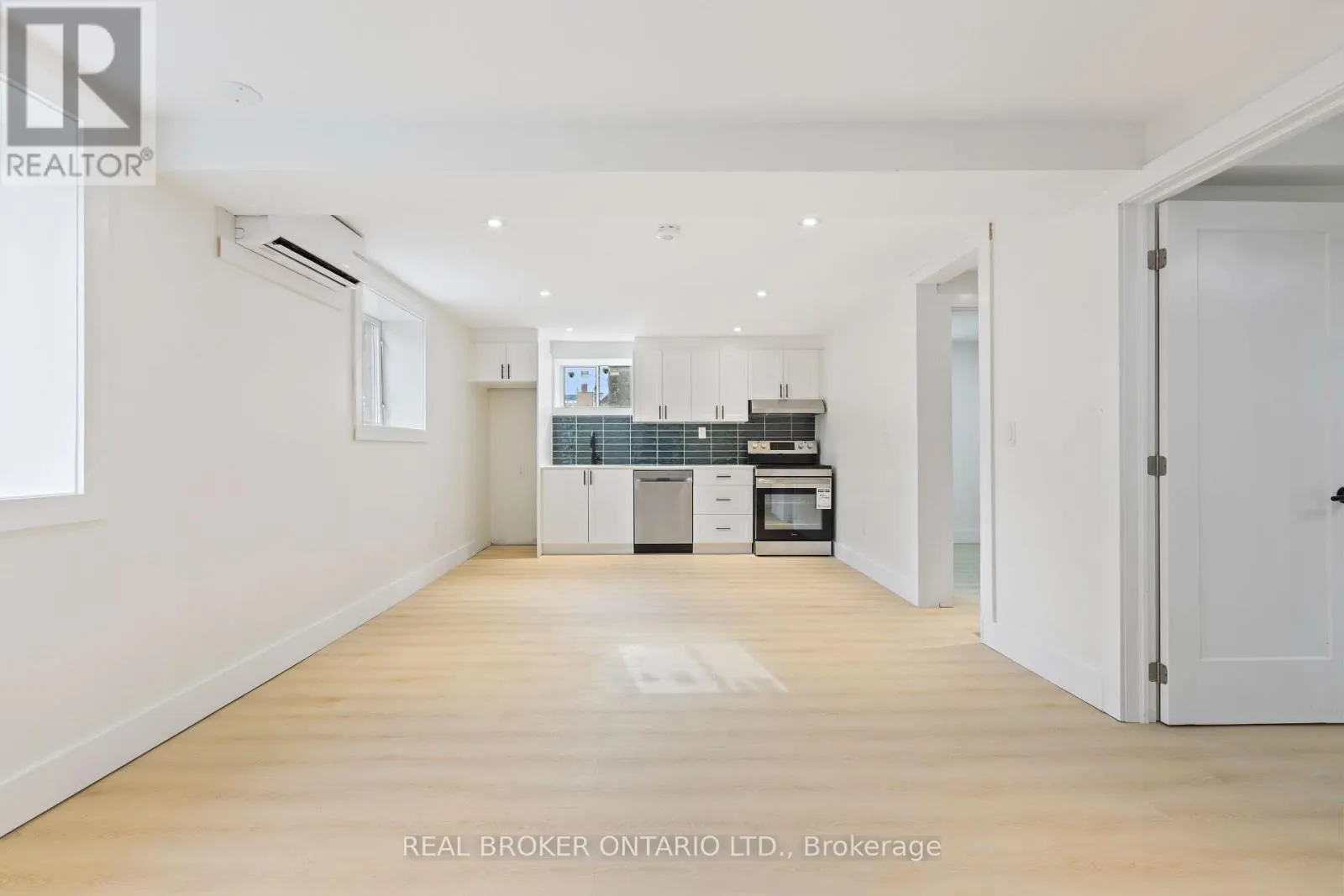 3 - 120 THOROLD ROAD #3