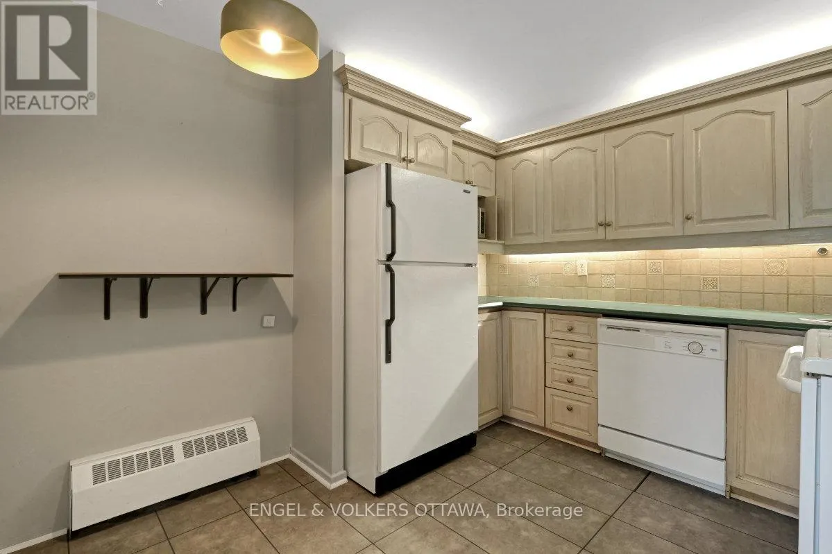 505 - 373 LAURIER AVENUE E