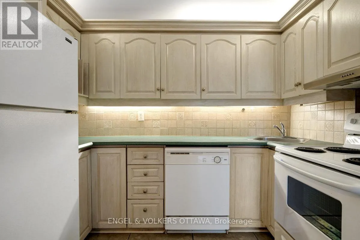 505 - 373 LAURIER AVENUE E