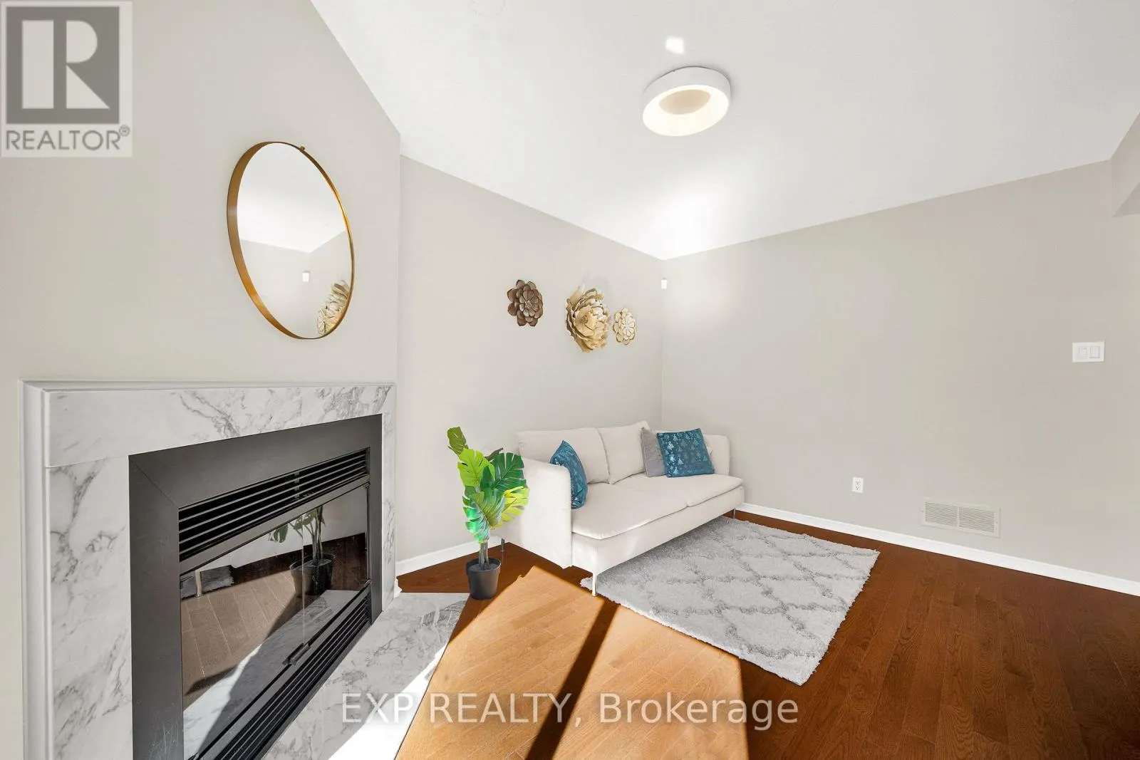 105 SOUTHPORT DRIVE