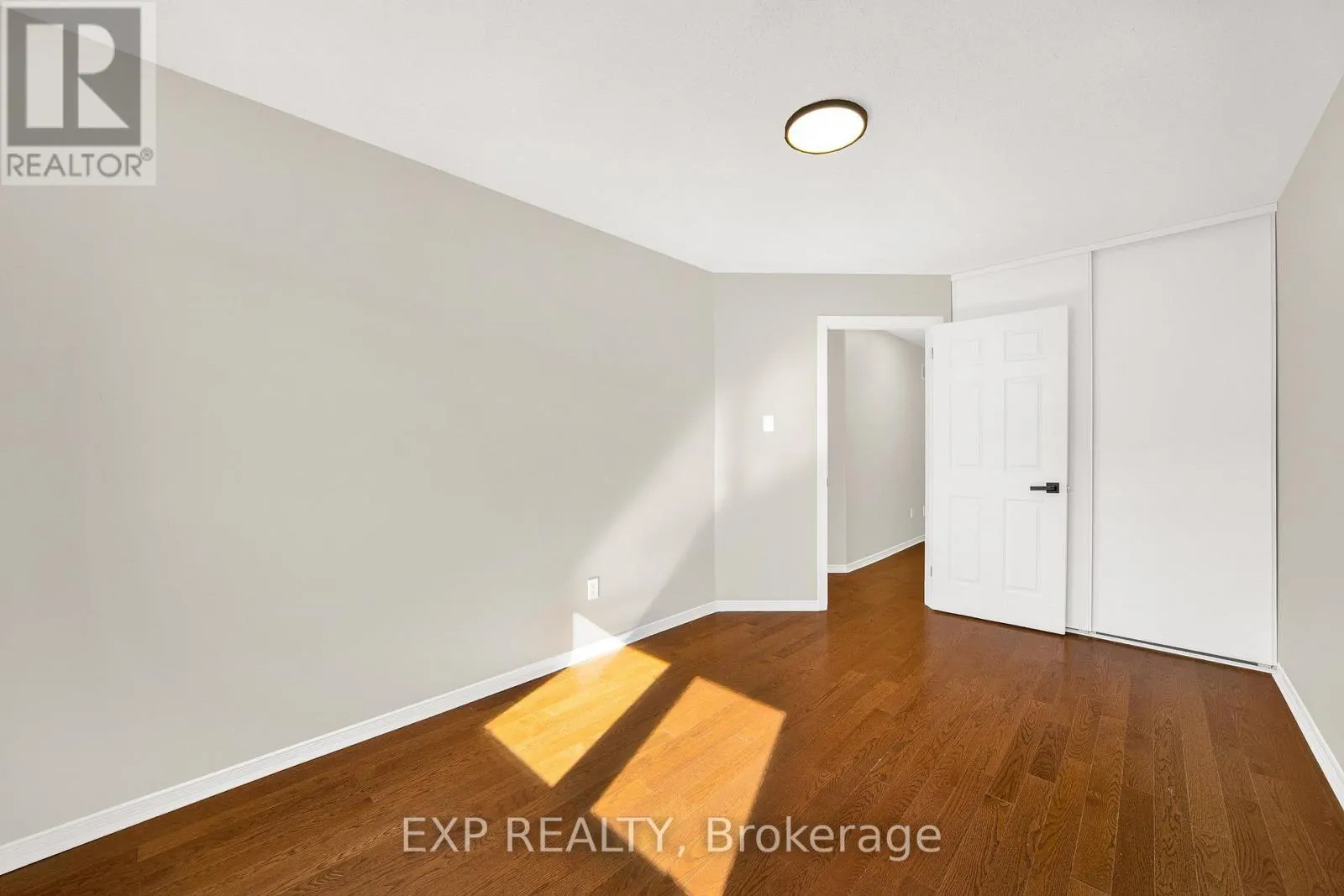 105 SOUTHPORT DRIVE