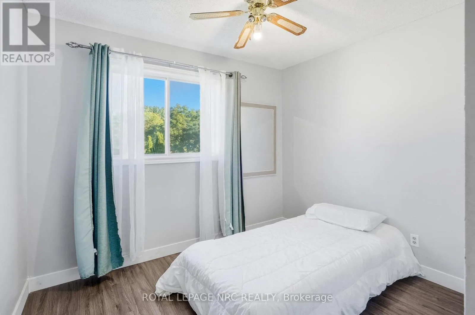 6033 WILDROSE CRESCENT