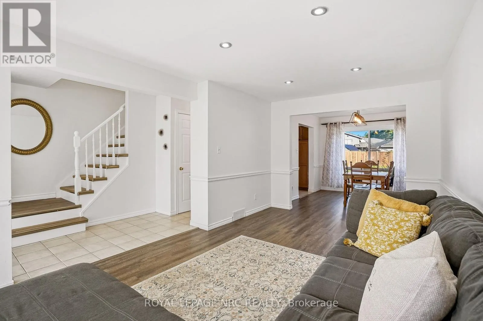 6033 WILDROSE CRESCENT