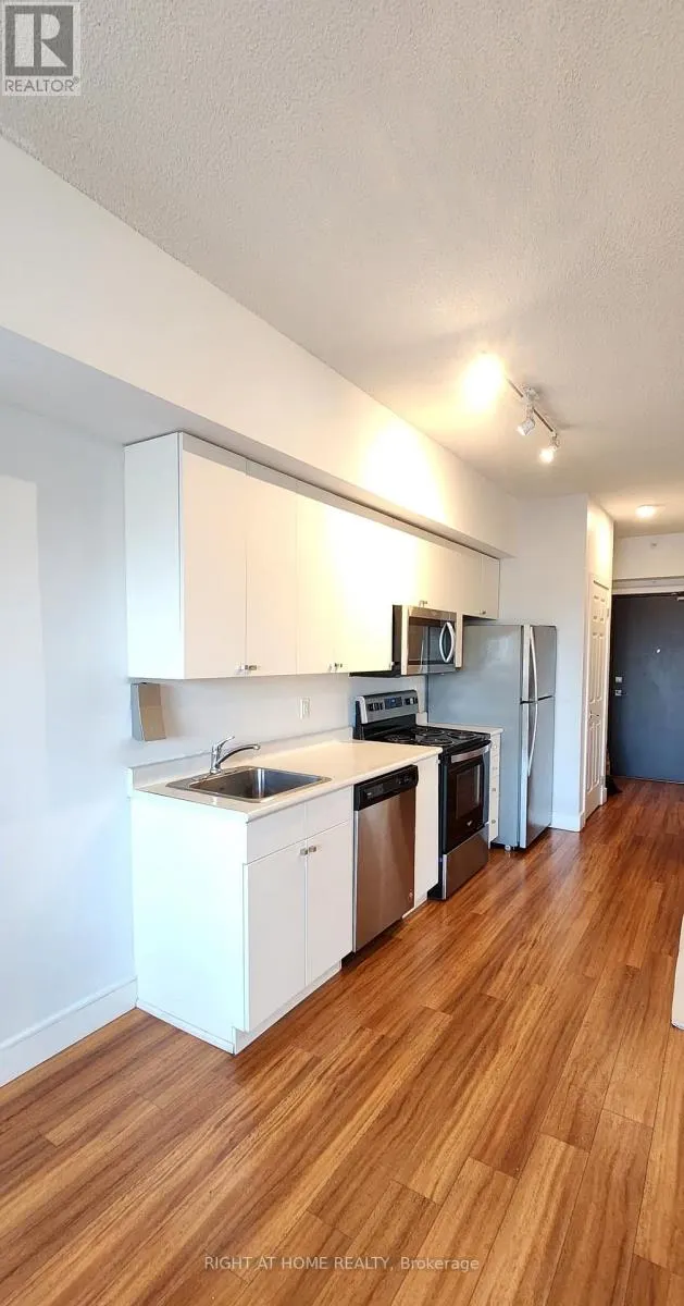 513 - 1 WELLINGTON STREET