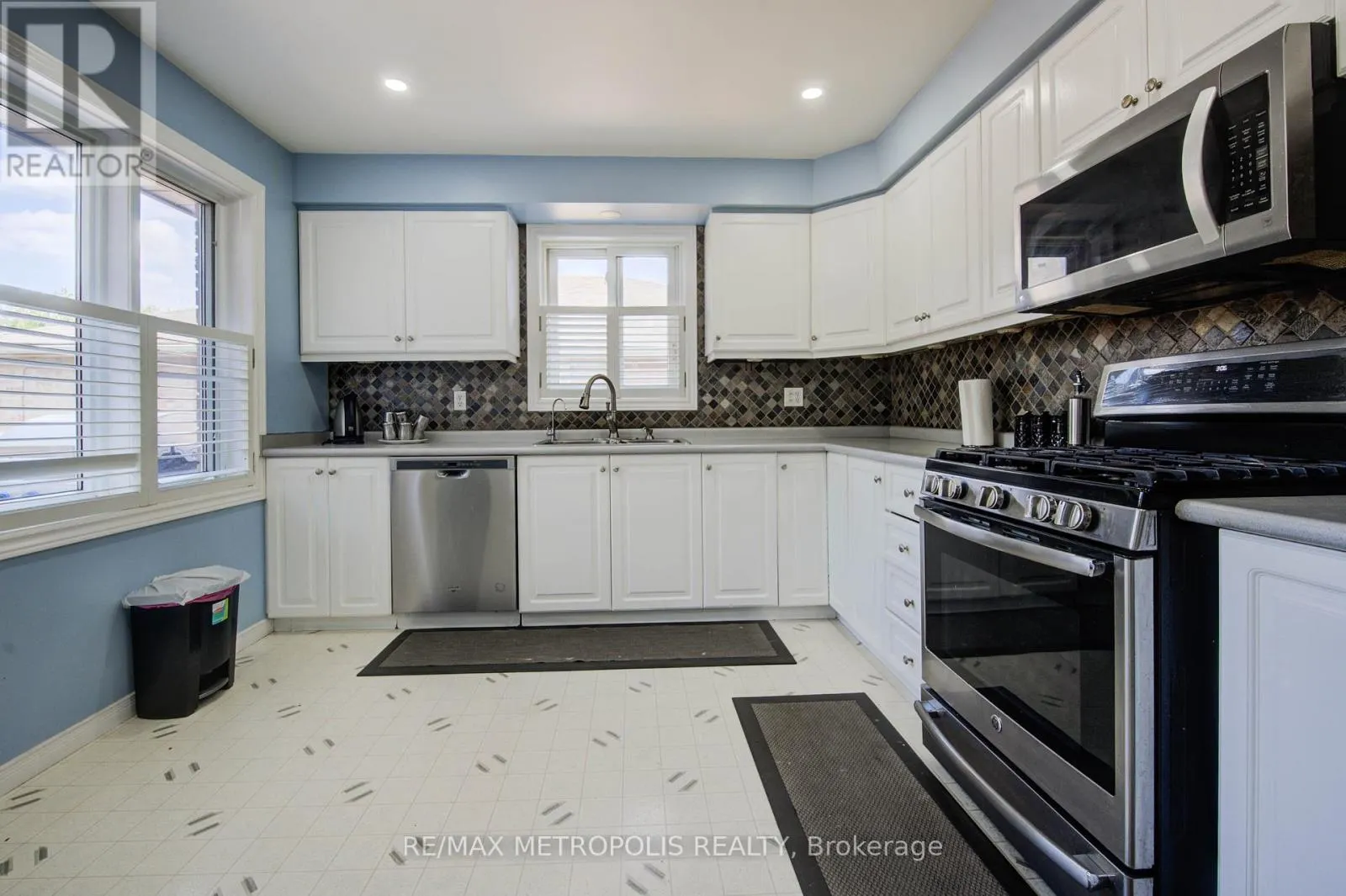 258 SAGINAW PARKWAY